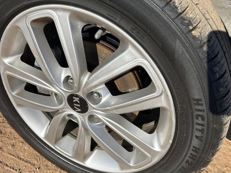 2019-kia-soul-4dr-hatchback-image-28