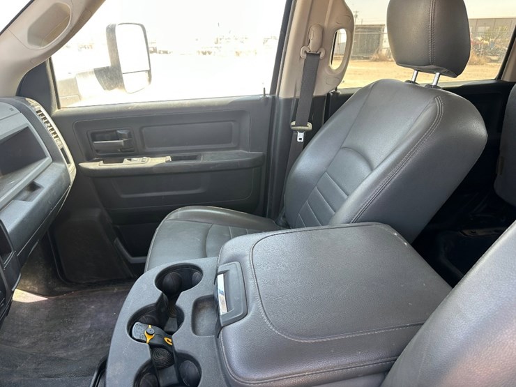 2018-dodge-ram-5500-image-13