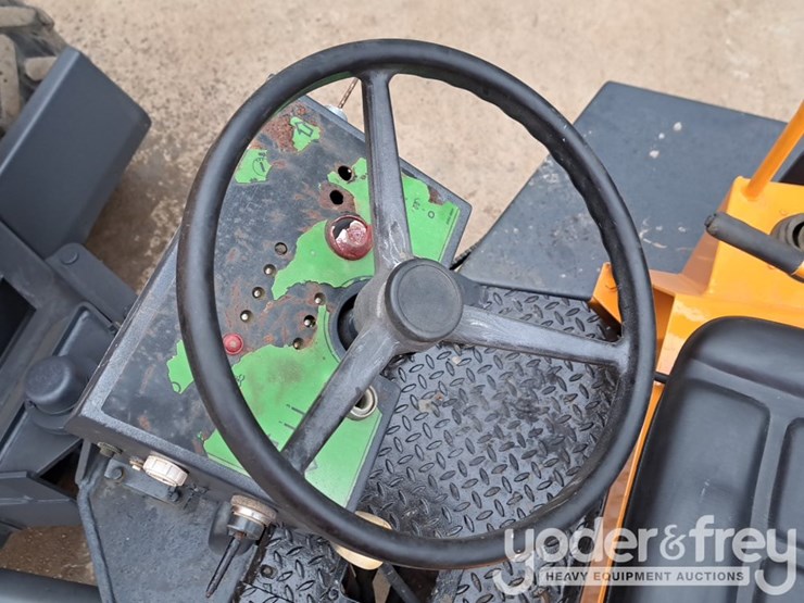 benford-6-ton-swivel-skip-dumper,-roll-bar-image-27