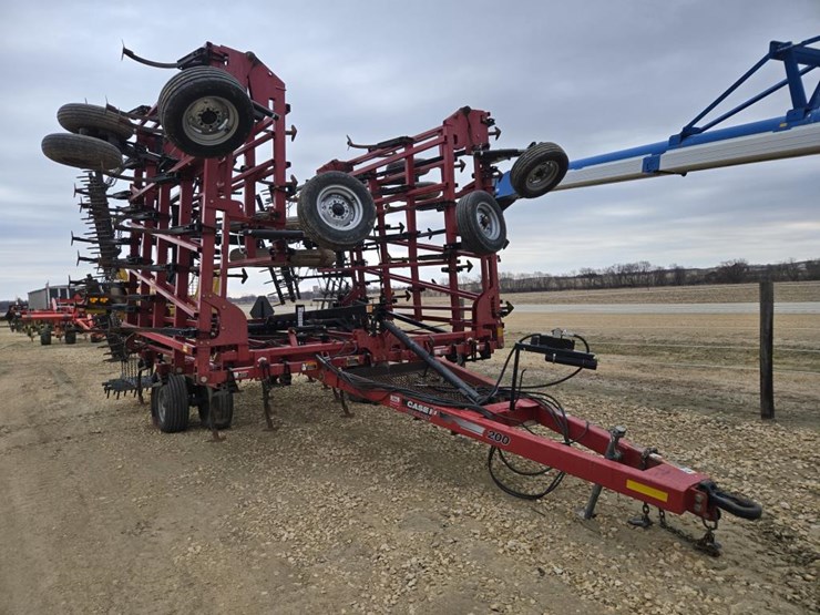 #171-•-case-ih-tiger--mate-200-cultivator-image-1