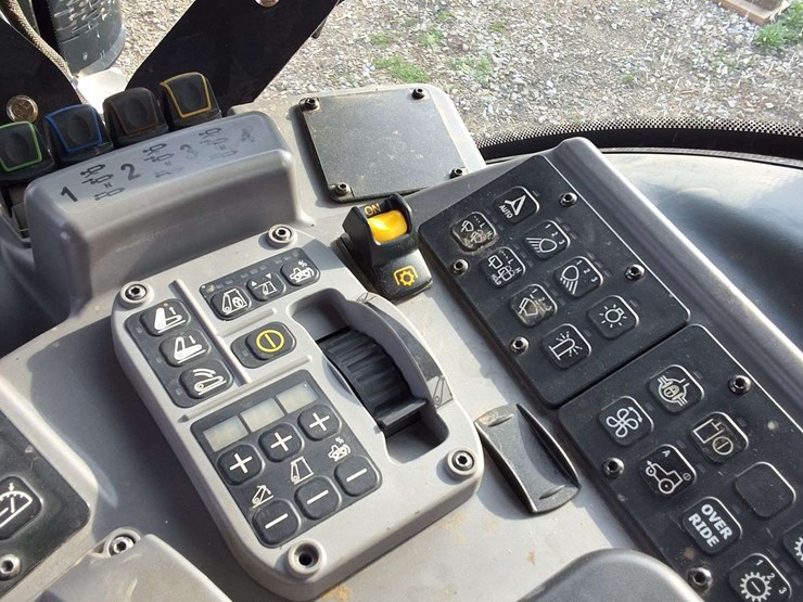 2017-versatile-260-image-30