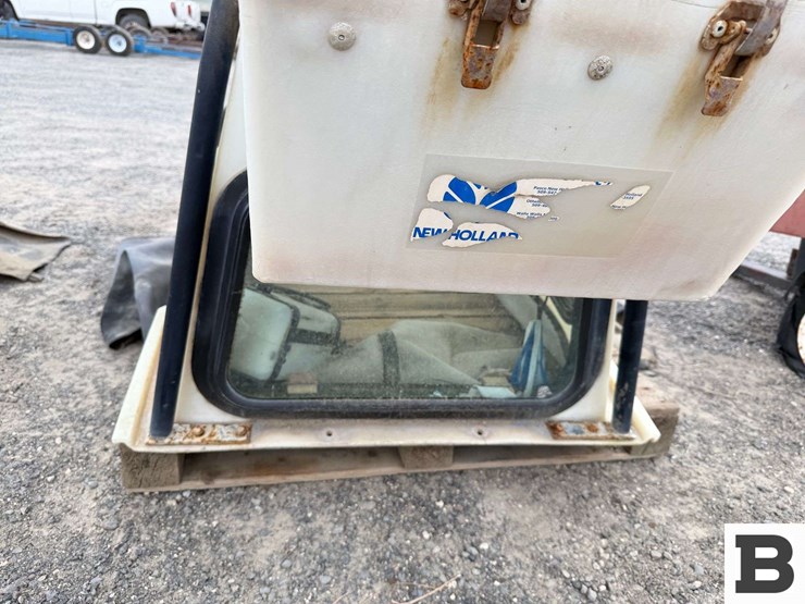 key-dollar-cab-orchard-tractor-cab-image-9