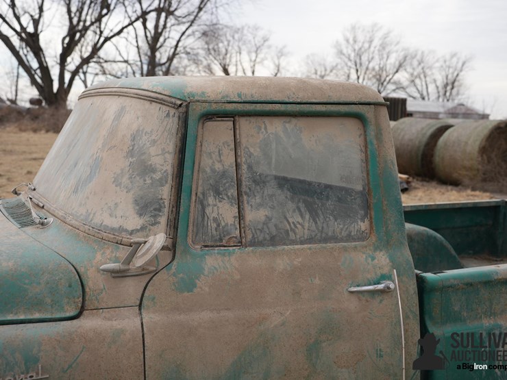 1960-international-b-image-13