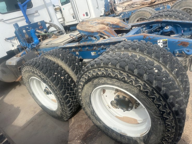 2011-peterbilt-367-image-6