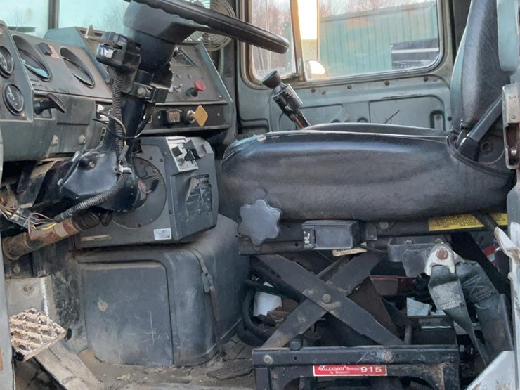 1989-mack-dm690s-image-8