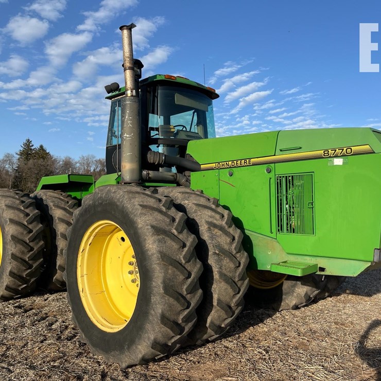 JOHN DEERE 8770