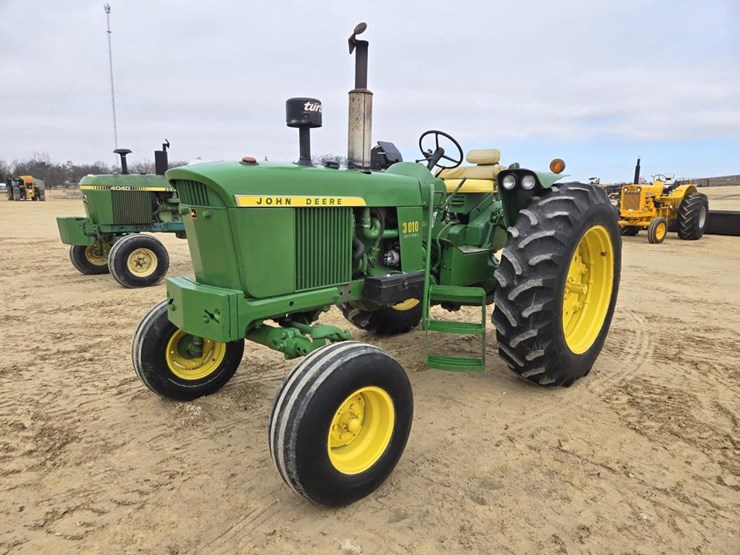 john-deere-3010-image-1