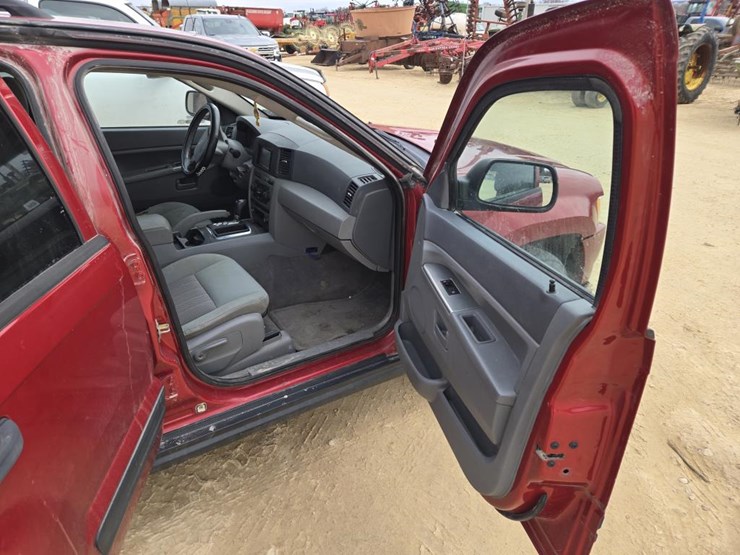 2006-jeep-grand-cherokee-laredo-image-7