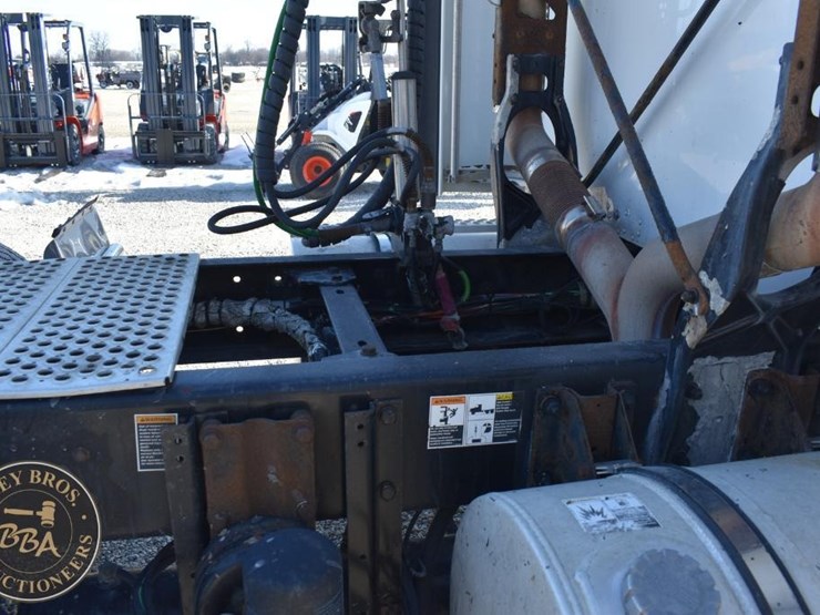 2012-kenworth-t660-image-23