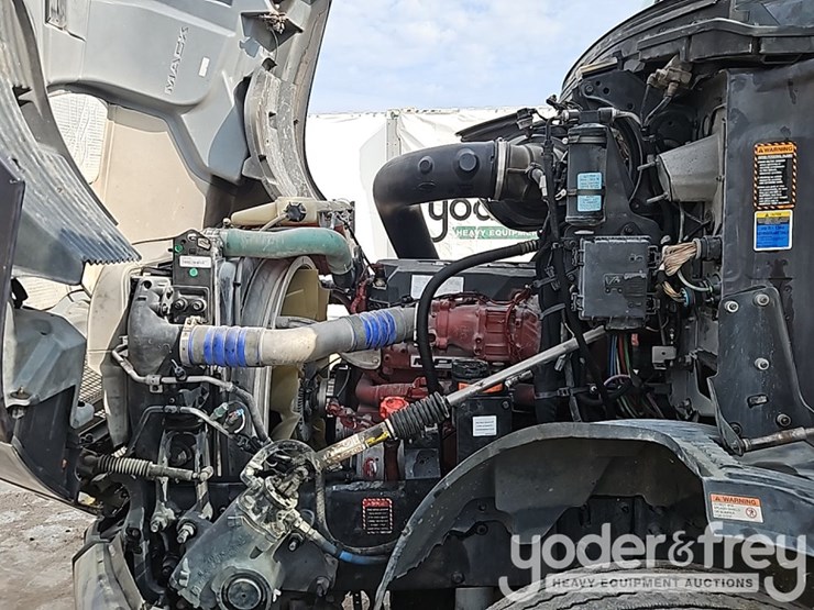 2021-mack-mack-anthem-t64-6x4-truck-tractor,-day-cab,-mp-7-425hp-diesel-engine,-automatic-m-drive-transmission-image-24