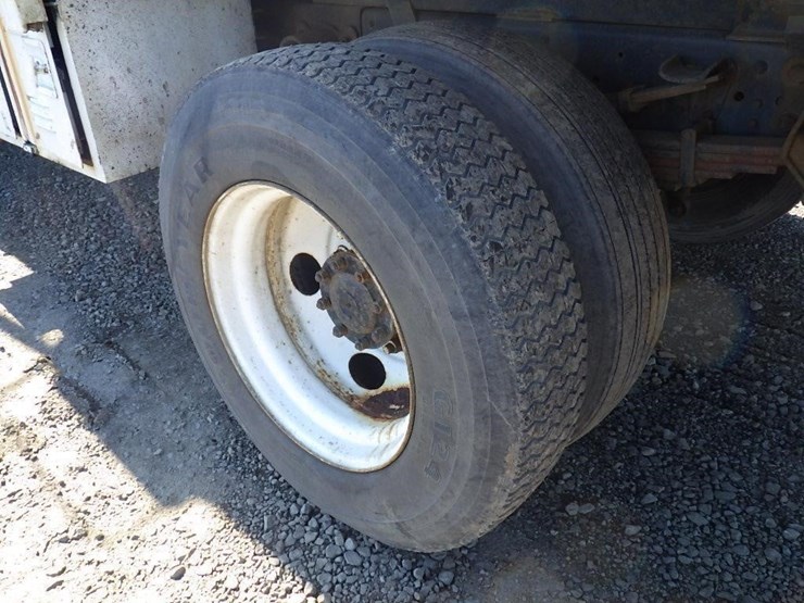 2002-ford-f750-image-22