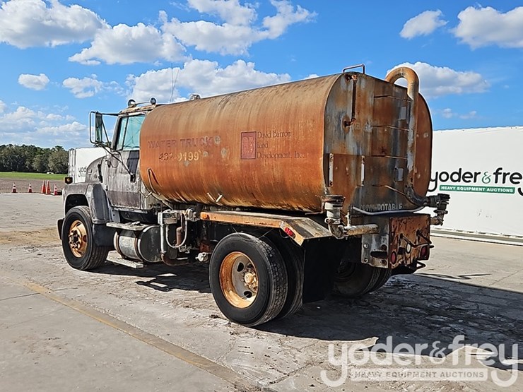 1995-ford-l8000-image-4