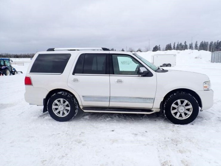 2009-lincoln-navigator-image-4