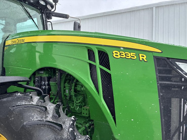 2011-john-deere-8335r-image-14