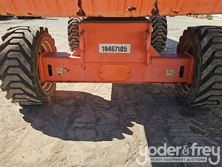 2016-jlg-800s-image-12