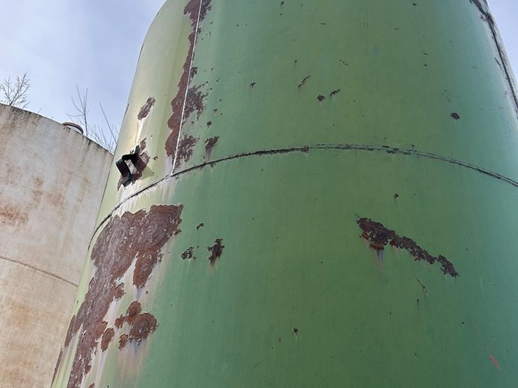 8000-fuel-tank-w/pump-image-8