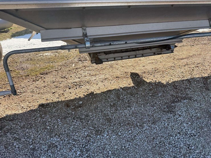 2017-wilson-hopper-bottom-image-16