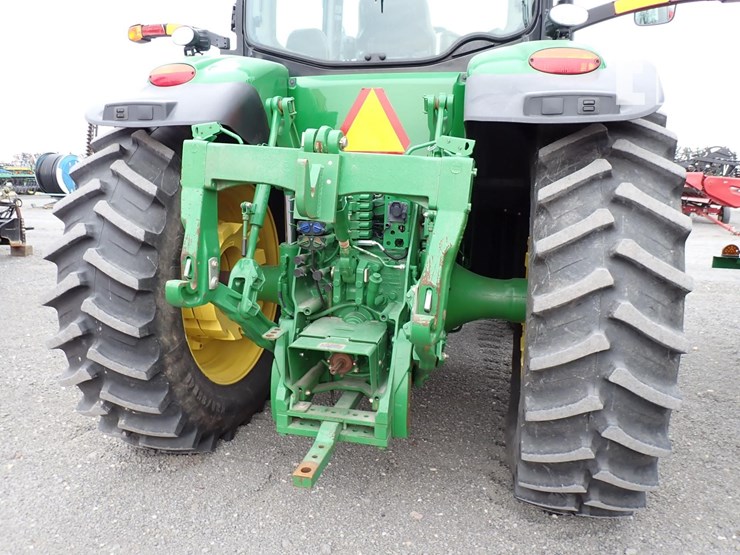 john-deere-8260r-image-9