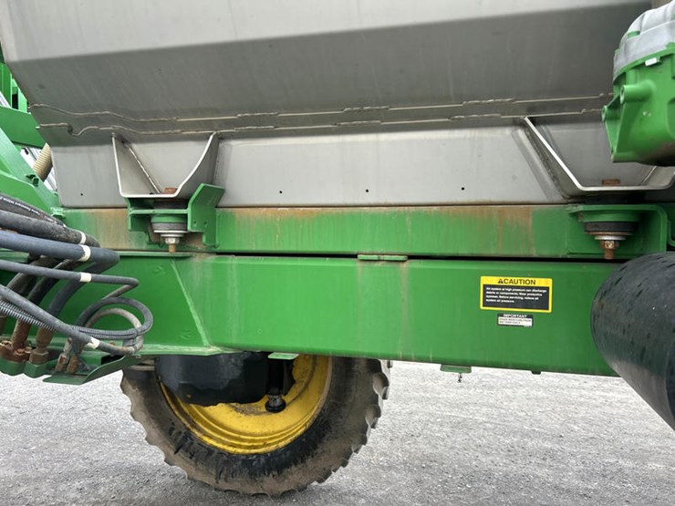 2018-john-deere-r4045-image-17