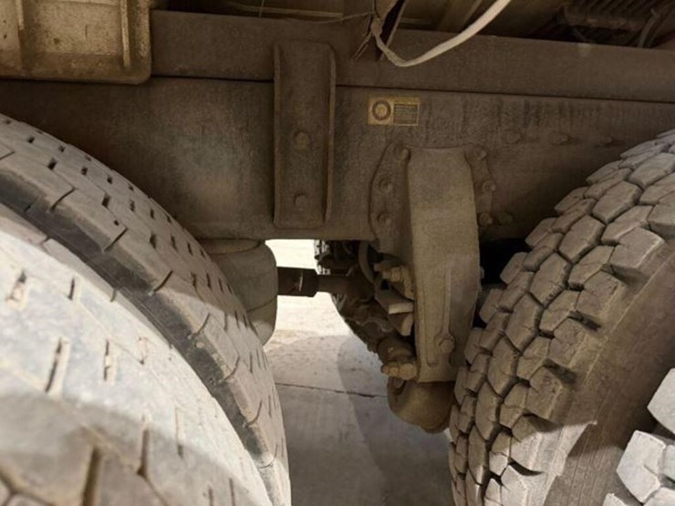 2017-peterbilt-567-image-68