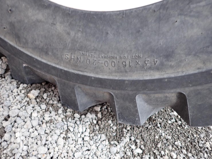 new-holland-35-image-6