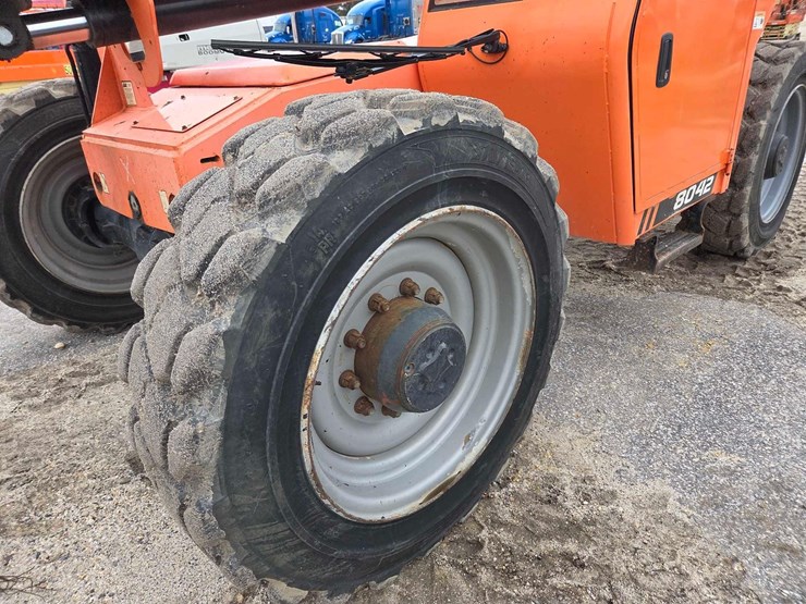 2016-sky-trak-8042-image-9