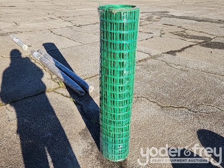 unused-green-vinyl-coated-lawn-fence-image-3