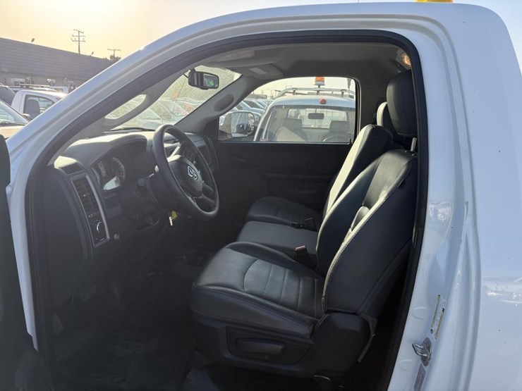 2016-dodge-2500-image-8