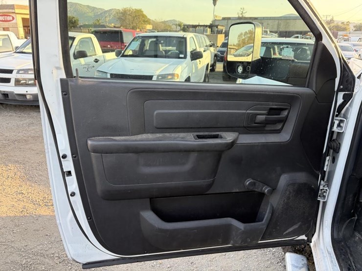 2016-dodge-2500-image-10