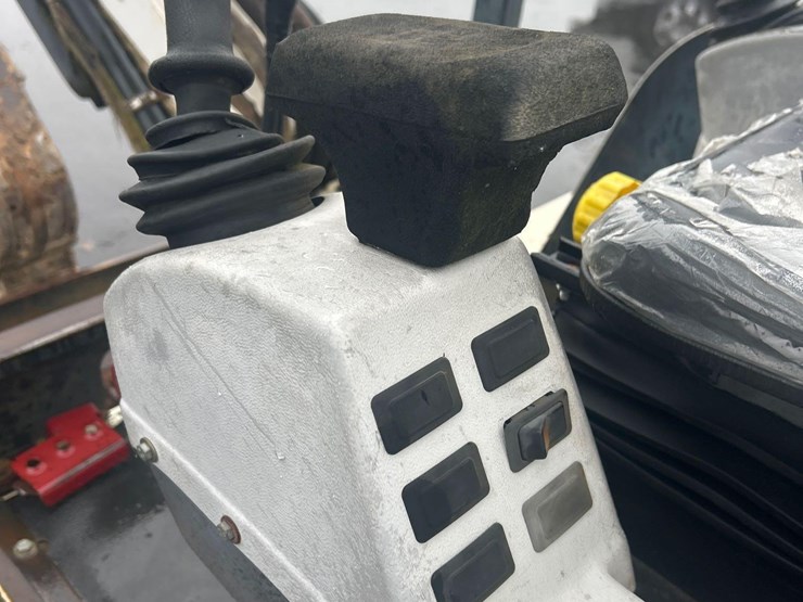 2000-bobcat-334c-image-28