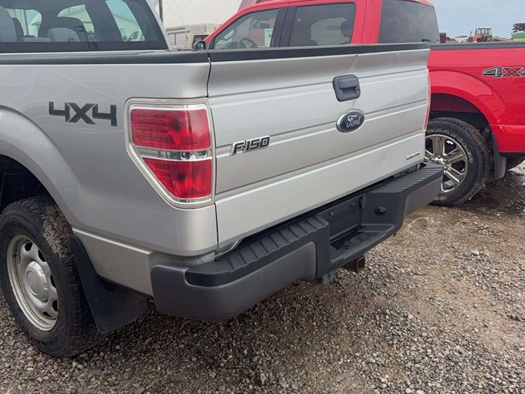 2014-ford-f150-xl-image-11