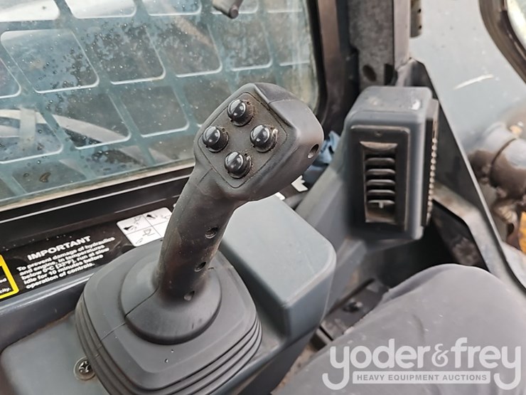 2023-deere-325g-image-26