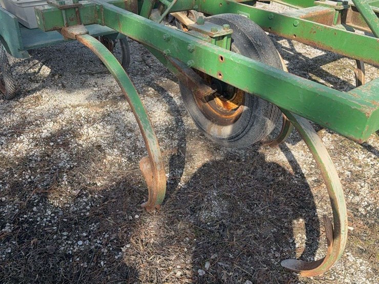 john-deere-100-image-6