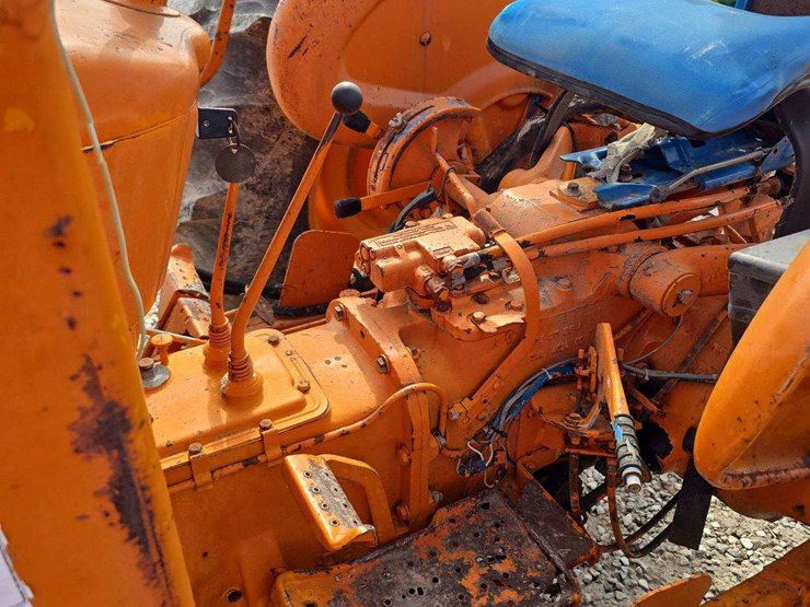 1984-ford-540-image-8