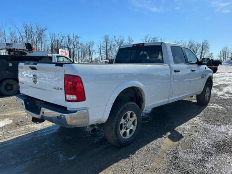 2018-dodge-2500-image-3