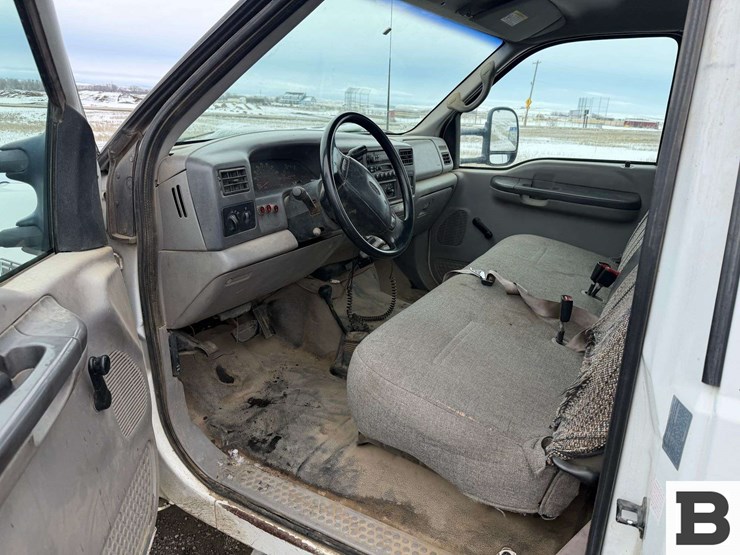 2001-ford-f350-image-31