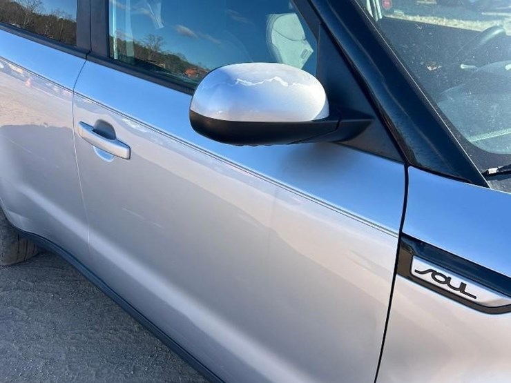 2019-kia-soul-4dr-hatchback-image-23