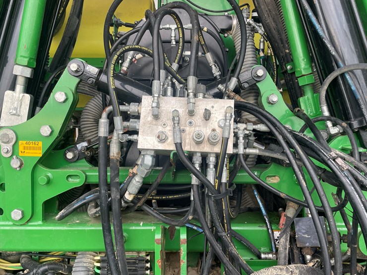 john-deere-1725-image-32