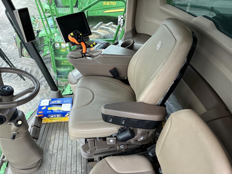 2023-john-deere-s780-image-27