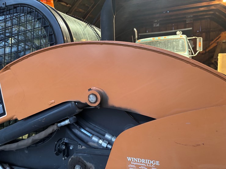 2012-case-sv300-image-21