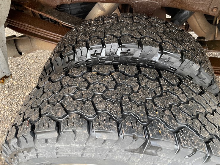 2012-chevrolet-3500-image-23