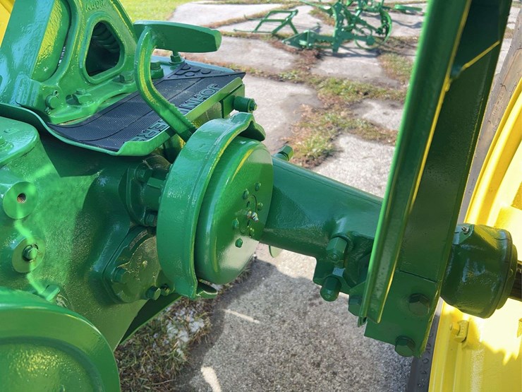 john-deere-model-b-image-60