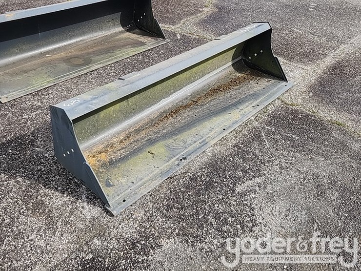 unused-68"-smooth-edge-bucket-c/w-pins-to-suit-tractor-image-2