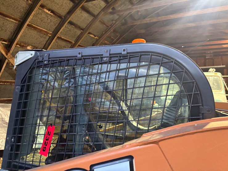 2012-case-sv300-image-22