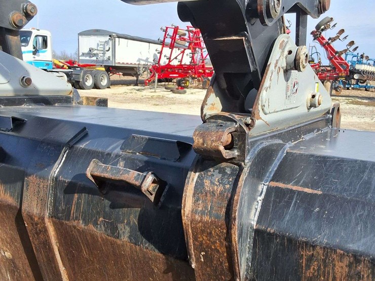 2010-new-holland-t7050-image-39