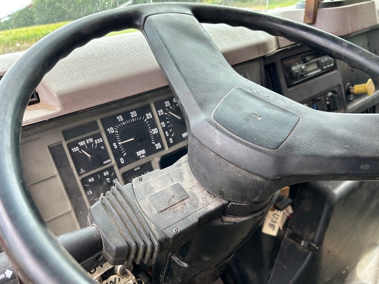 1995-case-ih-4900-image-15