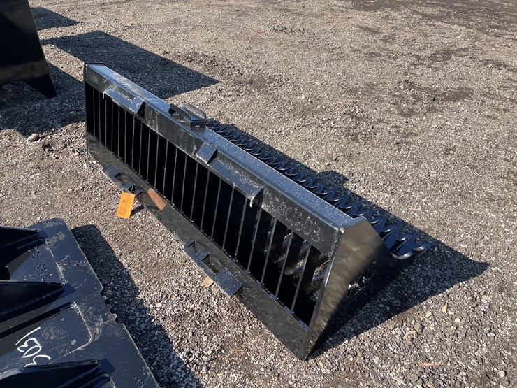 #3032-•-72"-skid-steer-fine-skeleton-bucket-image-5