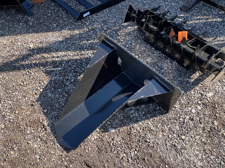 #3034-•-mini-skid-steer-tree-spade-attachment-image-1