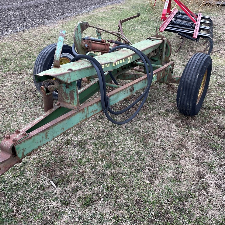 JOHN DEERE 37