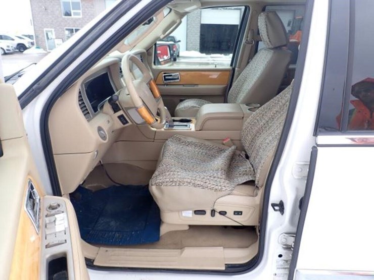 2009-lincoln-navigator-image-12